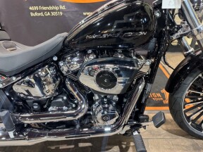 2026 Harley-Davidson® Breakout® Vivid Black - Chrome thumb 3