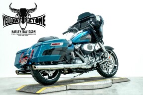 2026 Harley-Davidson® Street Glide® Teal Thunder / Vivid Black Chrome Trim thumb 3