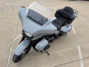 2025 Harley-Davidson® Street Glide® Ultra Billiard Gray - Black Finish thumb 1