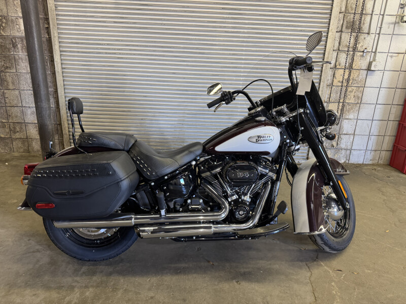 2021 Harley-Davidson® Heritage Classic 114 Midnight Crimson & Stone Washed White Pearl