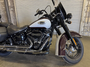 2021 Harley-Davidson® Heritage Classic 114 Midnight Crimson & Stone Washed White Pearl thumb 3