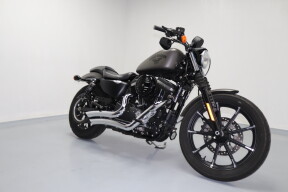2018 Harley-Davidson® Iron 883™ Industrial Gray Denim thumb 2