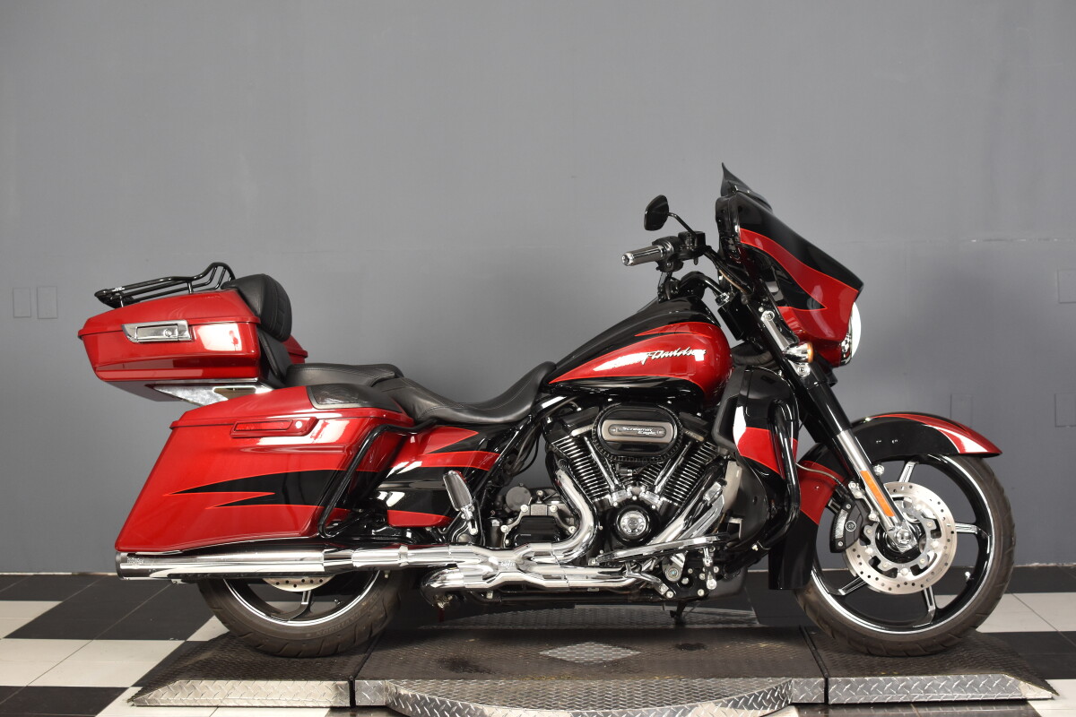 2020 Harley-Davidson® CVO™ Street Glide® FLHXSE | Riverside Harley