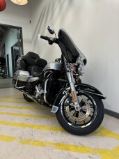 2015 Electra Glide Ultra Limited Brilliant Silver Denim & Black Denim thumb 3