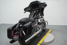 2024 Harley-Davidson® Street Glide® Vivid Black thumb 0