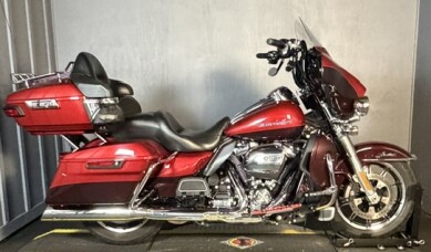 2018 Harley-Davidson® Ultra LimitedFLHTK WKDRED/TWTDCHRY W/PINSTRIPE