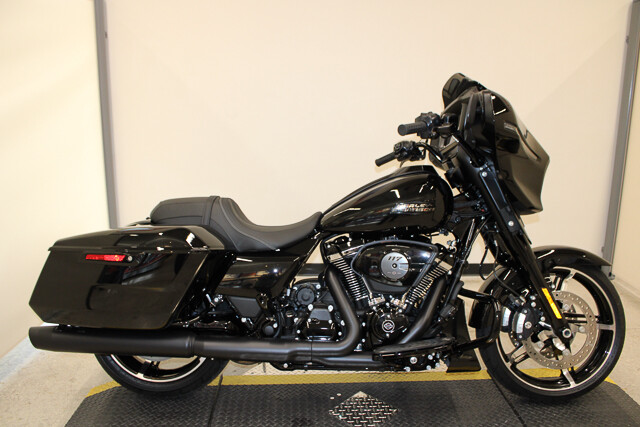 2026 Harley-Davidson Street Glide Grand American Touring FLHX