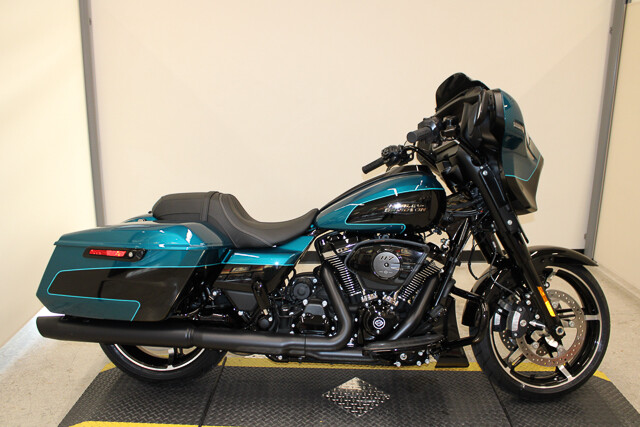 2026 Harley-Davidson Street Glide Grand American Touring FLHX