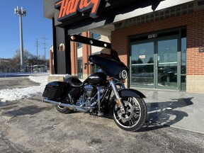 2018 Harley-Davidson® Street Glide® FLHX thumb 3