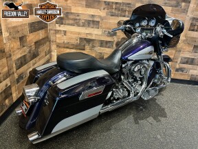 2009 Harley-Davidson® Street Glide® Big Purple Flake / Brilliant Silver FLHX thumb 2