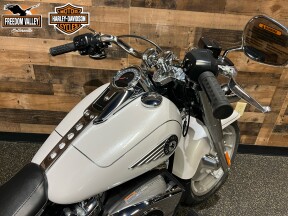 2026 Harley-Davidson® Fat Boy® White Onyx Pearl - Chrome FLFB thumb 1