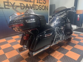 2018 Harley-Davidson Electra Glide Ultra Classic FLHTCU thumb 3