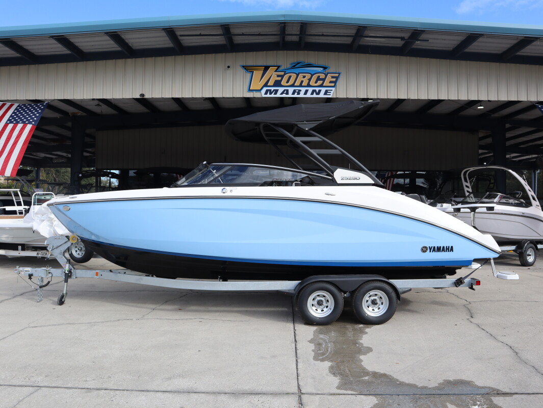 NEW 2026 YAMAHA 252SD | POWDER BLUE | VForce Marine Orlando