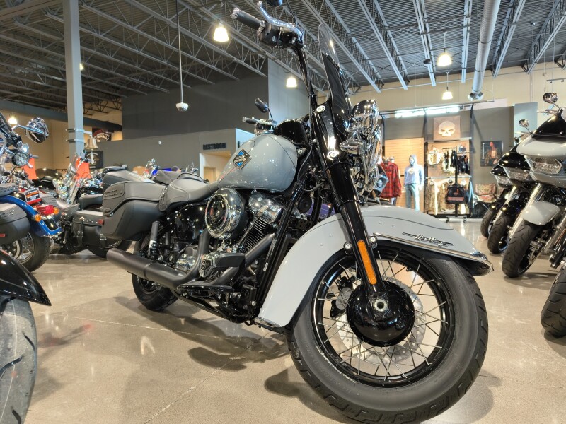 2026 Harley-Davidson® Heritage Classic Dark Billiard Gray
