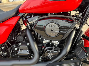 2026 Harley-Davidson® Street Glide® Blood Orange - Black thumb 2