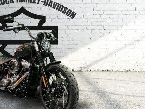 2026 Harley-Davidson® Street Bob™ Olive Steel Metallic - Chrome w/Laced Wheels thumb 2