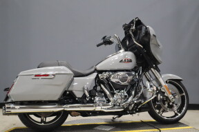 2024 Harley-Davidson® Street Glide® FLHX thumb 2