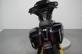 2024 Harley-Davidson® Street Glide® Vivid Black thumb 0
