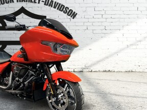 2026 Harley-Davidson® Road Glide® Blood Orange - Black thumb 2