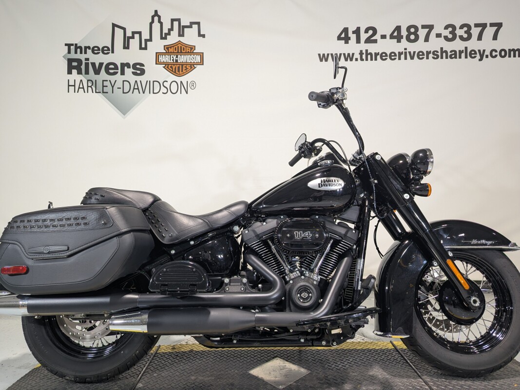 Pre-owned 2024 Harley-Davidson® Heritage Classic Vivid Black