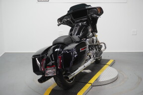 2024 Harley-Davidson® Street Glide® Vivid Black thumb 1