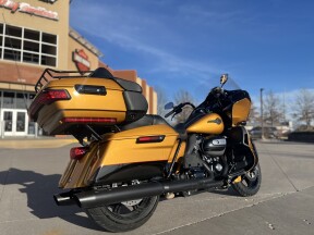 2023 Harley-Davidson® Road Glide® Limited FLTRK PROSPCT GLD/BLK thumb 2