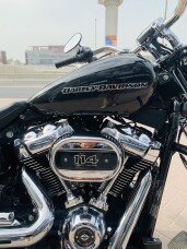 2022 Harley-Davidson® Breakout™ 114 Vivid Black thumb 2
