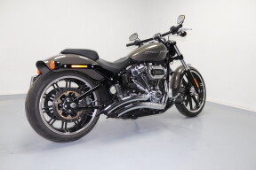 2019 Harley-Davidson® Breakout® 114 Rawhide Denim thumb 3