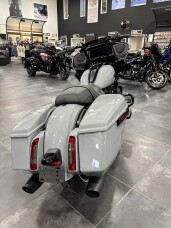 2026 Road Glide in Billiard Grey/black finish thumb 0