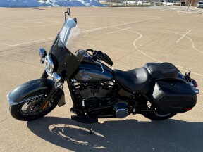 2025 Harley-Davidson<sup>®</sup> Heritage Classic Iron Horse Metallic w/Laced Wheels thumb 0