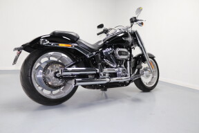 2024 Harley-Davidson® Fat Boy™ 114 Vivid Black thumb 3