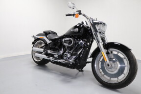 2024 Harley-Davidson® Fat Boy™ 114 Vivid Black thumb 2