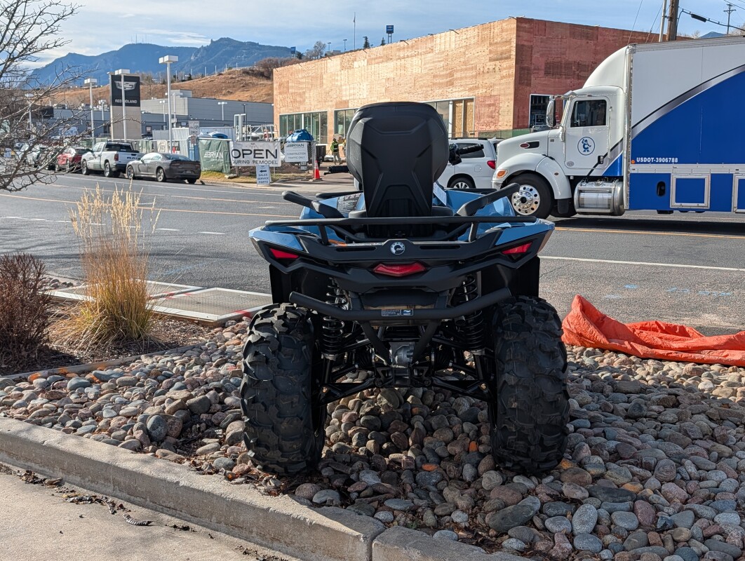 2026 Can-Am Outlander™ MAX XT 700 with Plow System, photo 6