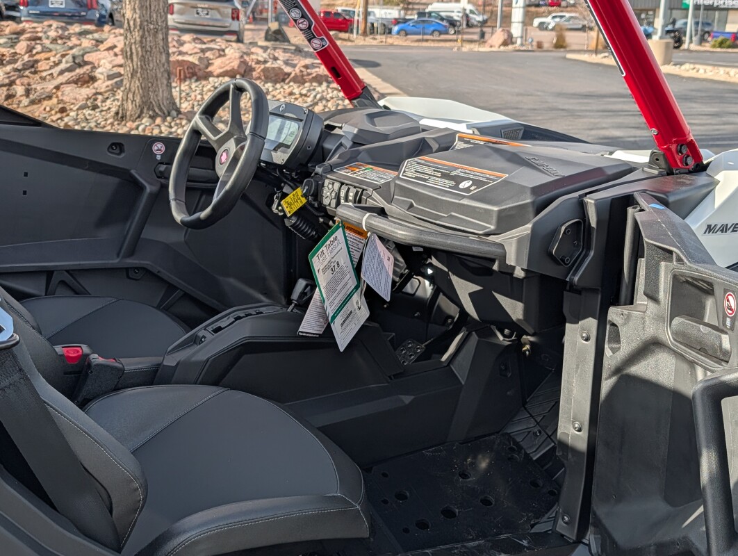 2026 Can-Am Maverick™ Sport X rc 1000R, photo 10