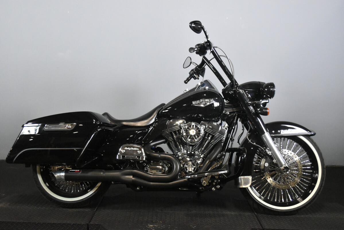 CVO™ Street Glide® | Riverside Harley-Davidson®