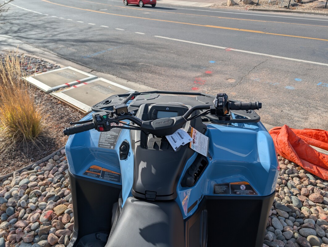 2026 Can-Am Outlander™ MAX XT 700 with Plow System, photo 9