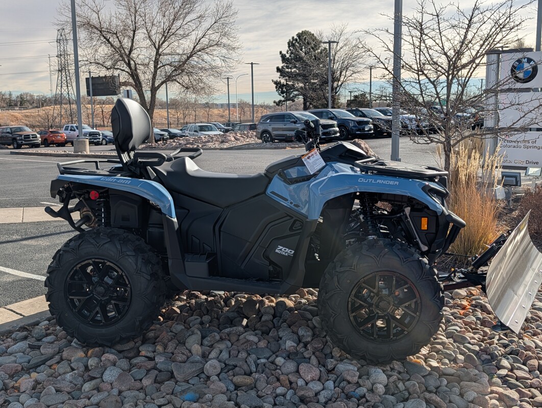 2026 Can-Am Outlander™ MAX XT 700 with Plow System, photo 8