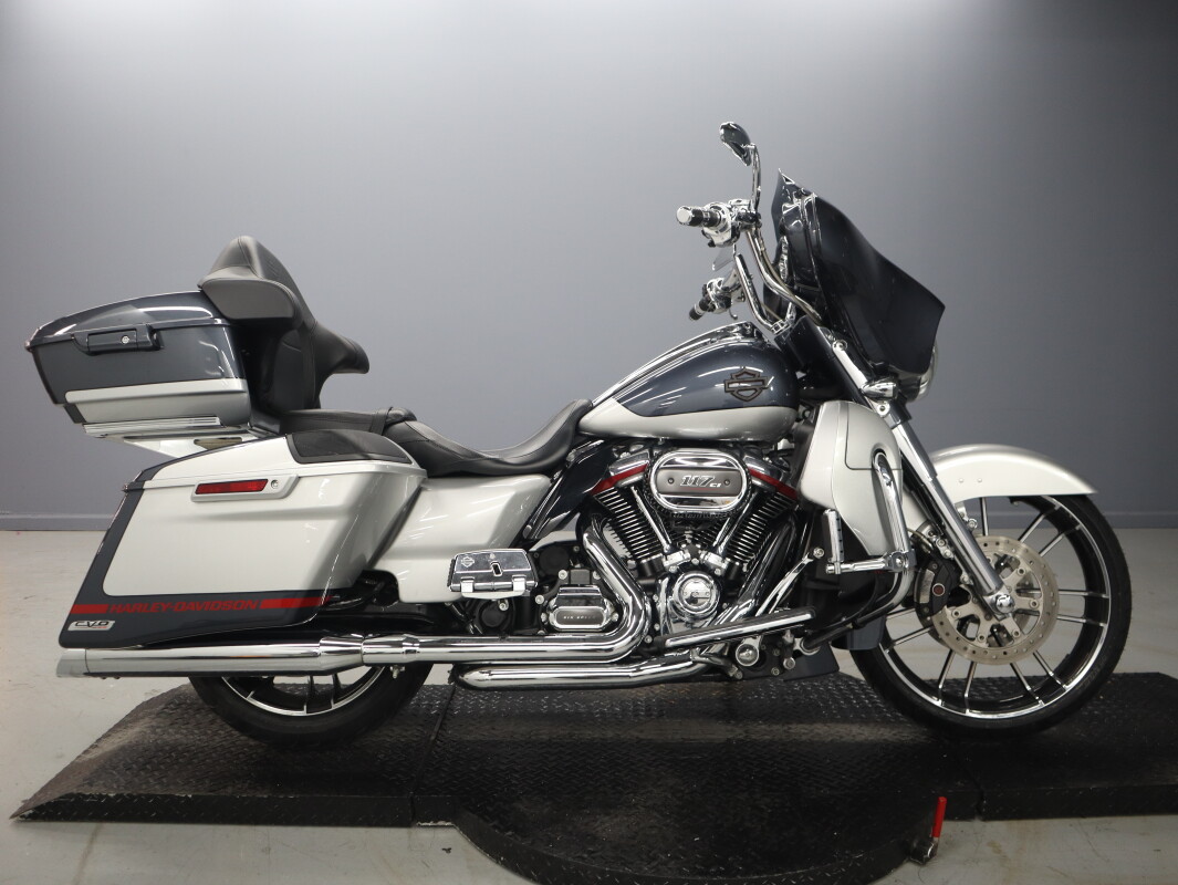 2020 Harley-Davidson® CVO™ Street Glide® FLHXSE | Old Glory Harley