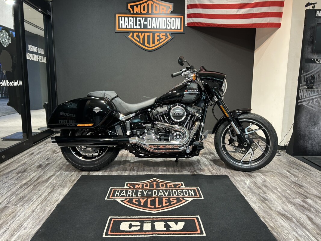 2025 Harley-Davidson® Low Rider™ ST Vivid Black | Harley-Davidson