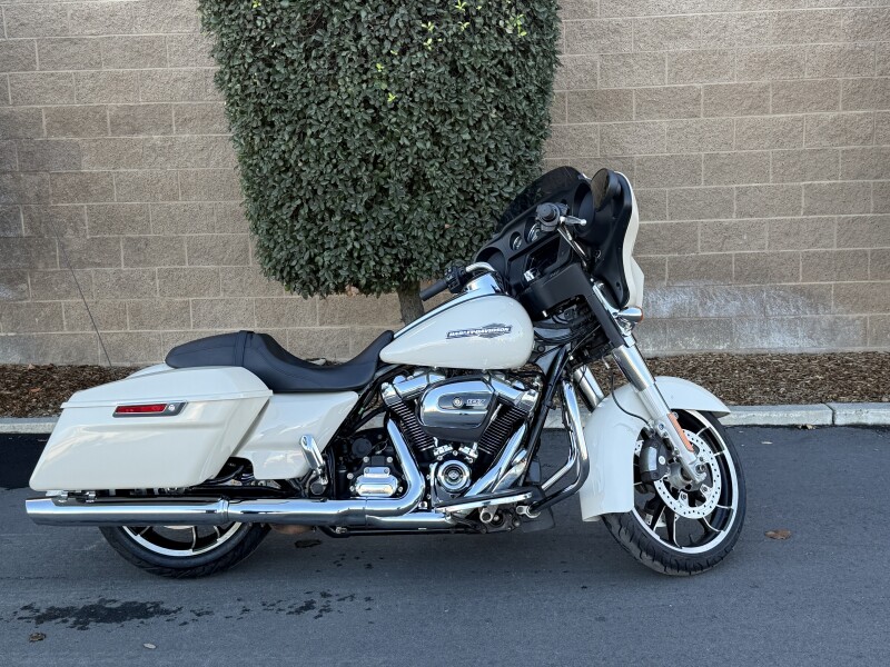 FLHX 2022 Street Glide®