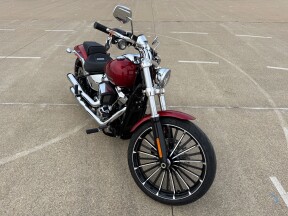 2025 Harley-Davidson<sup>®</sup> Breakout® Brilliant Red thumb 3