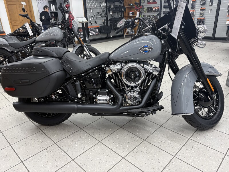 2026 Harley-Davidson® Heritage Classic Dark Billiard Gray - Black w/Laced Wheels
