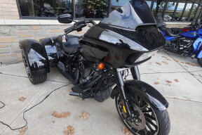 2023 Harley-Davidson® Road Glide® 3 FLTRT thumb 2