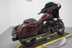 2024 Harley-Davidson® CVO™ Street Glide® Copperhead thumb 1