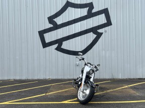 2019 Harley-Davidson® Fat Boy® 114 Vivid Black thumb 3