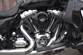 2015 Harley-Davidson® Street Glide® Special FLHXS thumb 2