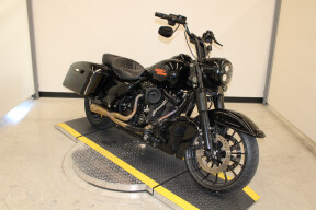 2020 Harley-Davidson Electra Glide Standard Grand American Touring FLHT thumb 2