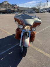 2009 CVO™ Ultra Classic® Electra Glide® thumb 2