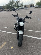 2026 Royal Enfield Guerrilla 450 thumb 2