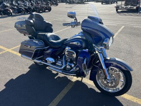 2016 Harley-Davidson® CVO™ Limited thumb 3